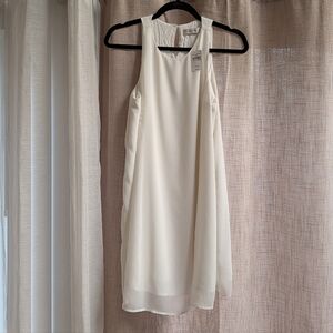 Elegant White Sleeveless Dress